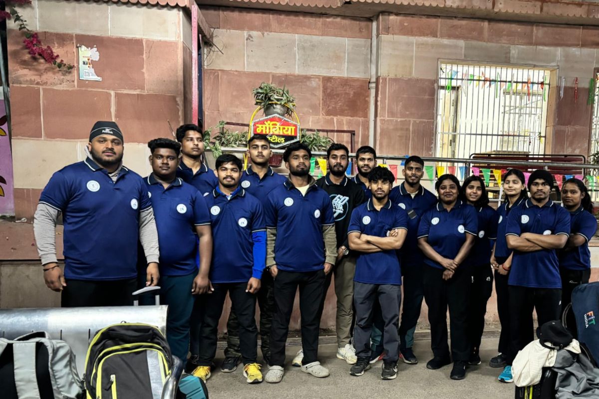 सीनियर नेशनल फेडरेशन कप के लिए झारखंड कुश्ती टीम गाजियाबाद रवाना