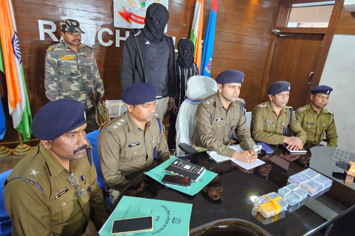 सासाराम से रांची आ रही ब्राउन शुगर की बड़ी खेप बरामद, दो तस्कर गिरफ्तार