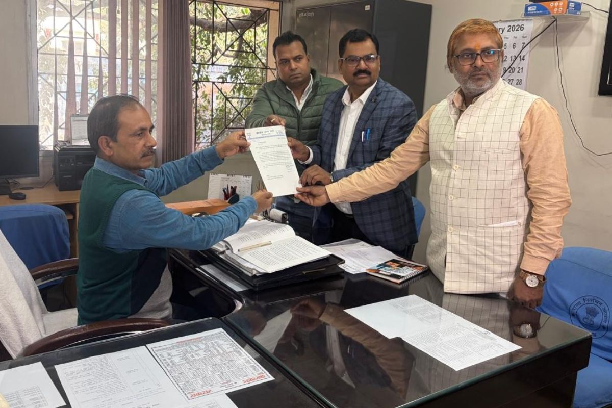 लातेहार नगर अध्यक्ष प्रत्याशी बिलासी देवी के पति को पद से हटाया जाएः भाजपा