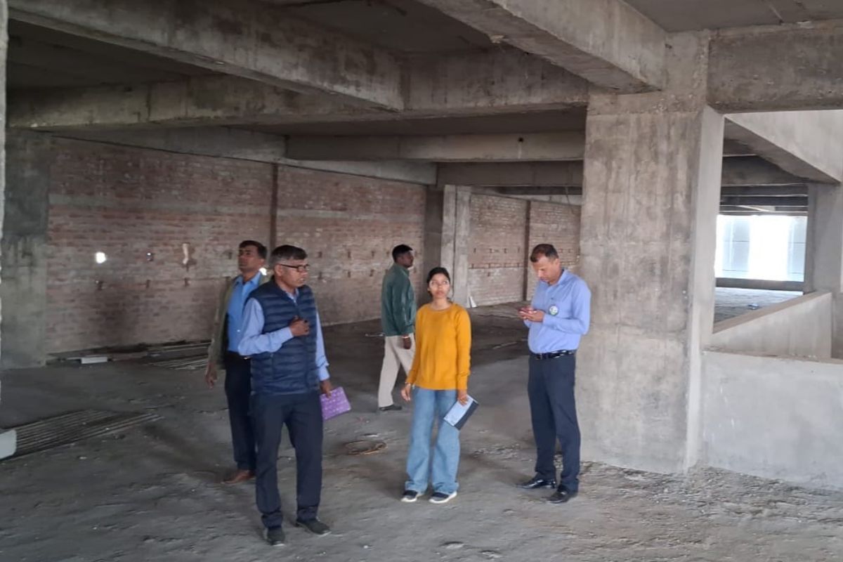 हरमू रोड के ‘एक्सप्रेस रेजिडेंसी’ भवन का काम नगर निगम ने रोका, बिना वैध नक्शा काम चालू था